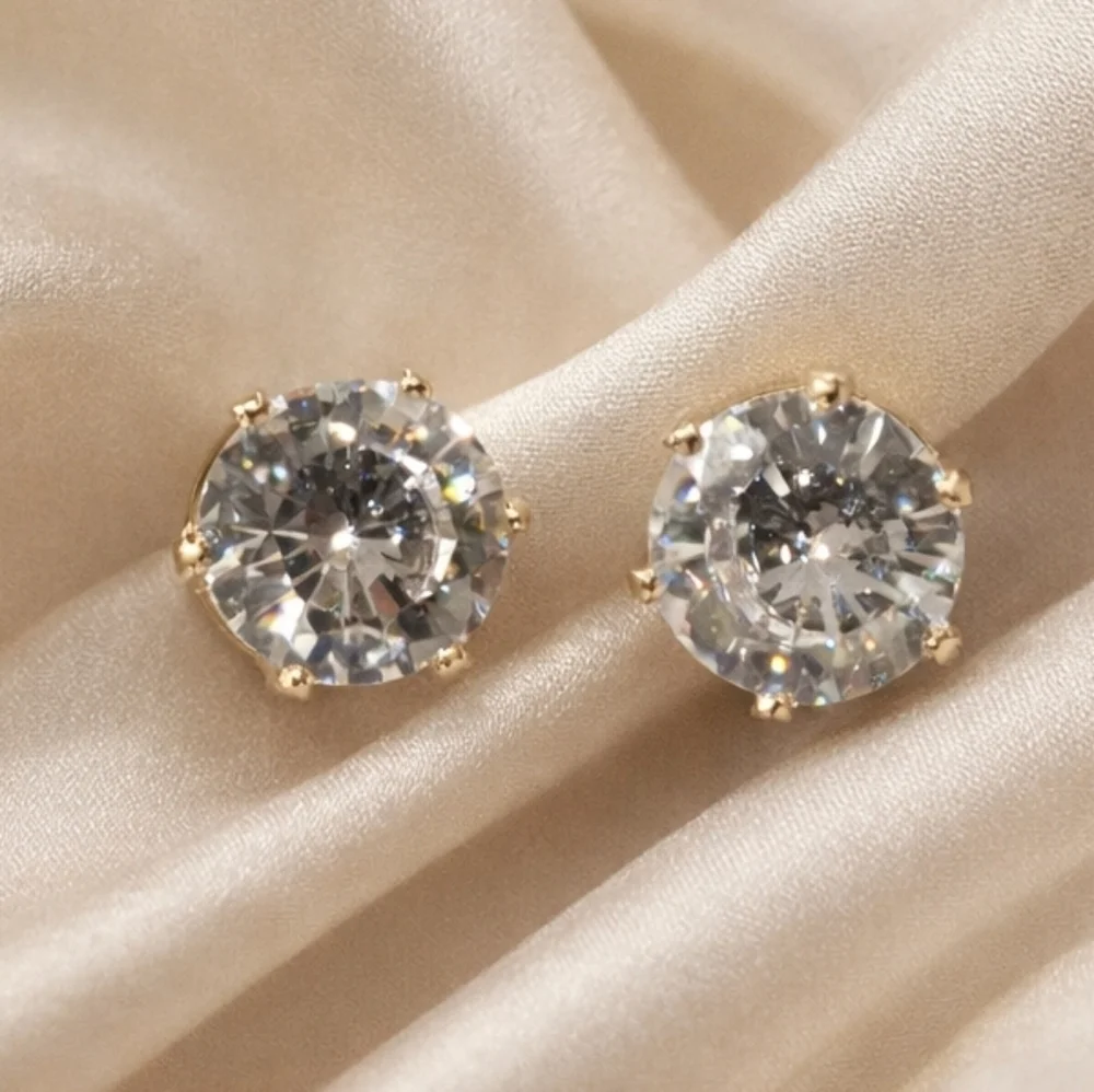 Gold Clear Crystal Stud Earrings – Sparkling Elegant Women’s Fashion Jewelry-